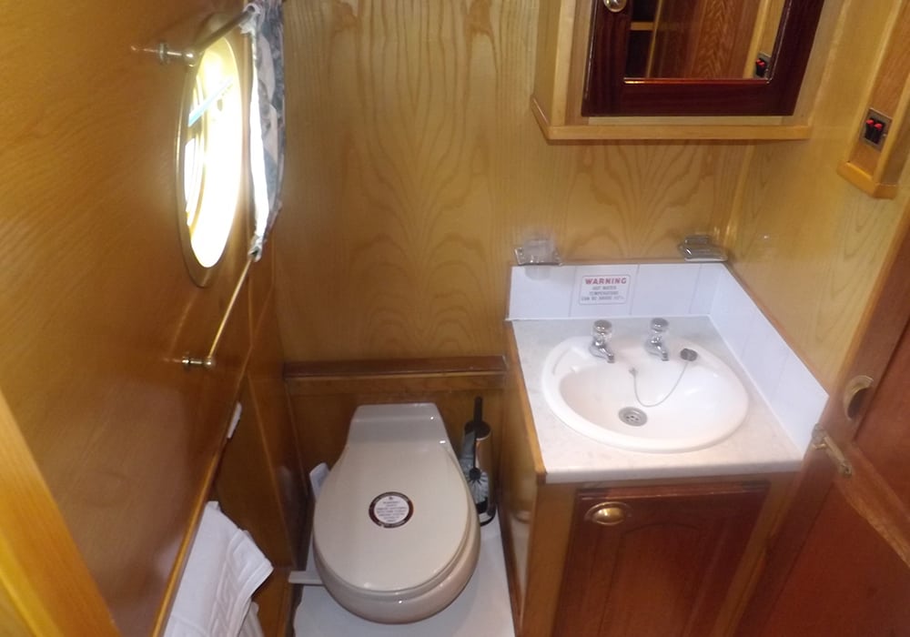 Foxtail boat page bathroom