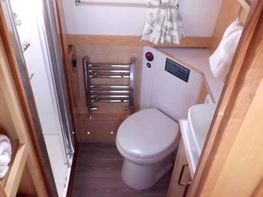 Hound Bathroom (2)